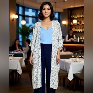 Designer Rachel Zoe Blue & White Floral Kimono One Size, With Pockets, NWT